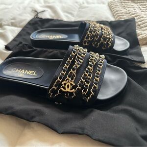 Chanel slides